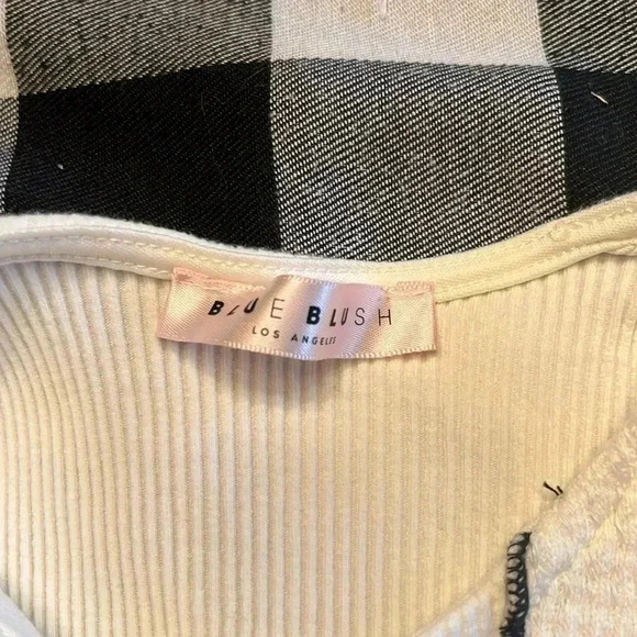 BLUE BLUSH boutique Size small top - Picture 3 of 4